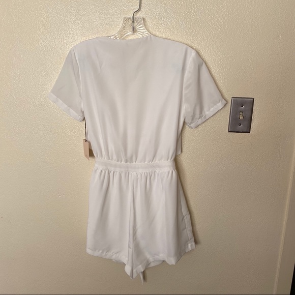 NWT Superdown• Revolve Joya Tie Front Romper - Picture 3 of 6